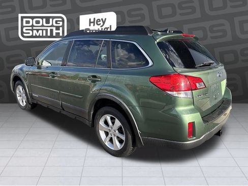 Used 2014 Subaru Outback 3.6R Limited w/ Moonroof Package AWD/4WD image 3