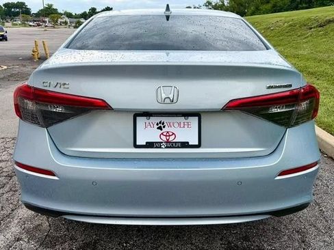 Used 2023 Honda Civic Touring image 5