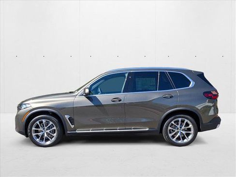 Used 2026 BMW X5 xDrive40i image 9