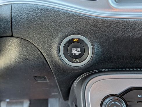 Used 2023 Dodge Challenger SXT image 23