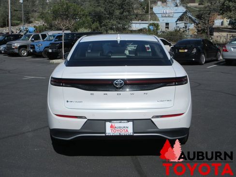 Certified 2024 Toyota Crown Limited image 5