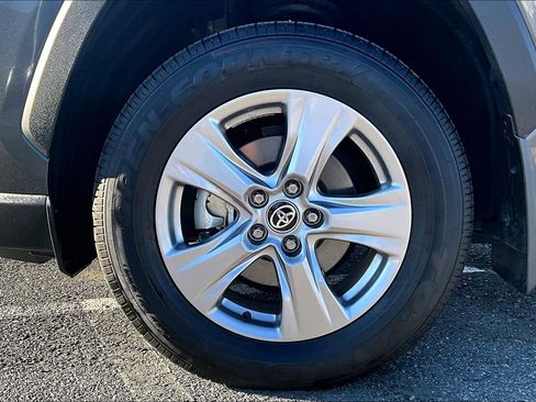 Used 2025 Toyota RAV4 XLE image 9