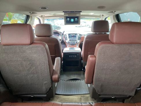 Used 2018 Chevrolet Tahoe Premier AWD/4WD image 9