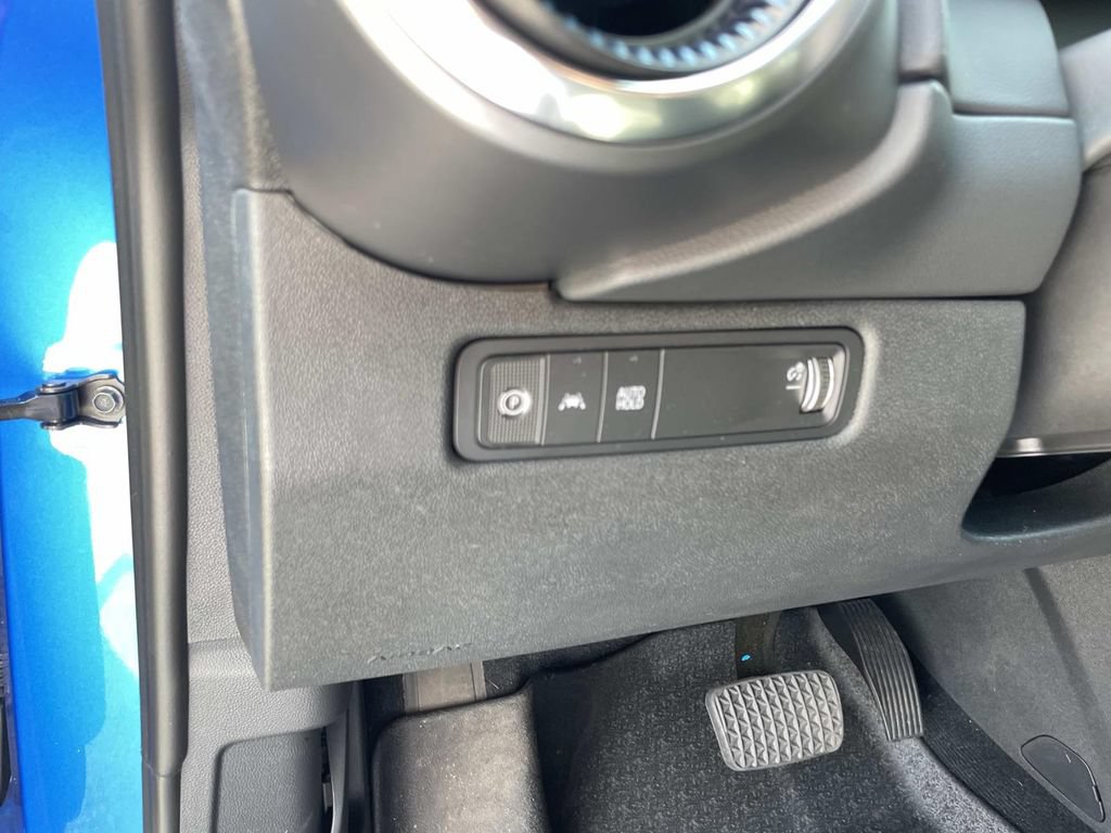 Used 2025 Chevrolet Equinox EV LT FWD image 18