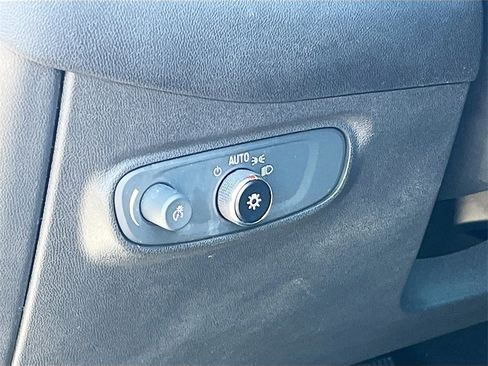 Used 2023 Chevrolet Equinox RS w/ RS Leather Package image 10