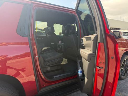 Used 2024 Chevrolet Suburban RST w/ Luxury Package RWD image 6