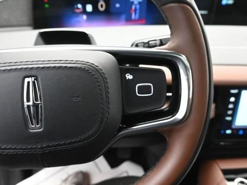 Certified 2025 Lincoln Navigator Reserve AWD/4WD image 19