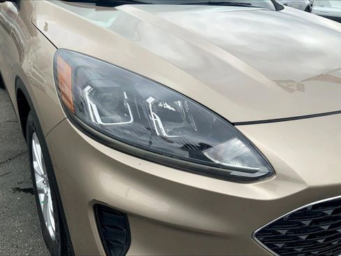 Used 2020 Ford Escape SE FWD image 25