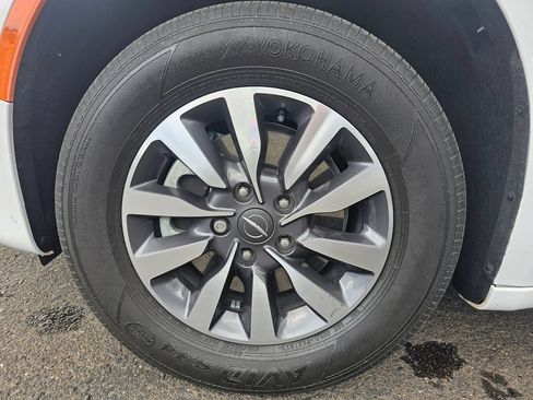 Used 2022 Chrysler Pacifica Touring-L FWD image 20