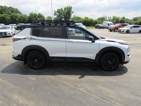 Used 2026 Mitsubishi Outlander AWD image 7