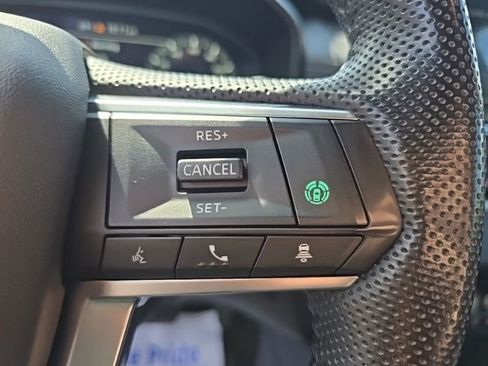 Used 2023 Mitsubishi Outlander SE AWD/4WD image 13