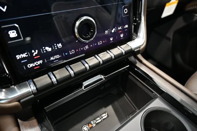 New 2026 GMC Yukon XL Denali Ultimate w/ LPO, Floor Liner Package AWD/4WD image 22