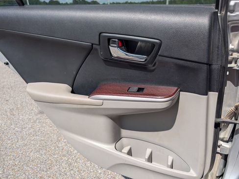 Used 2013 Toyota Camry XLE w/ Convenience Pkg FWD image 27