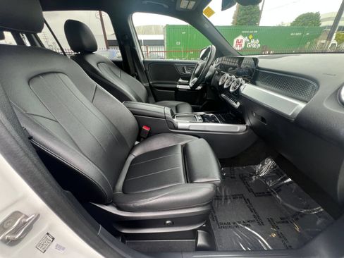 Used 2025 Mercedes-Benz GLB 250 image 36