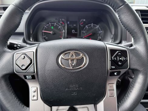 Used 2022 Toyota 4Runner Trail Special Edition AWD/4WD image 18