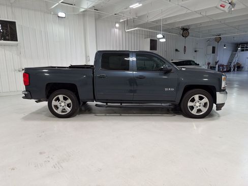 Used 2018 Chevrolet Silverado 1500 LT w/ Texas Edition RWD image 6