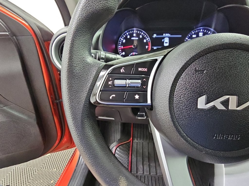 Used 2022 Kia Forte LXS FWD image 22