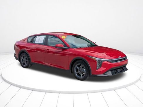 Used 2025 Kia K4 FWD image 2