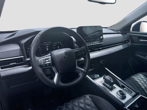 Used 2024 Mitsubishi Outlander SEL FWD image 9