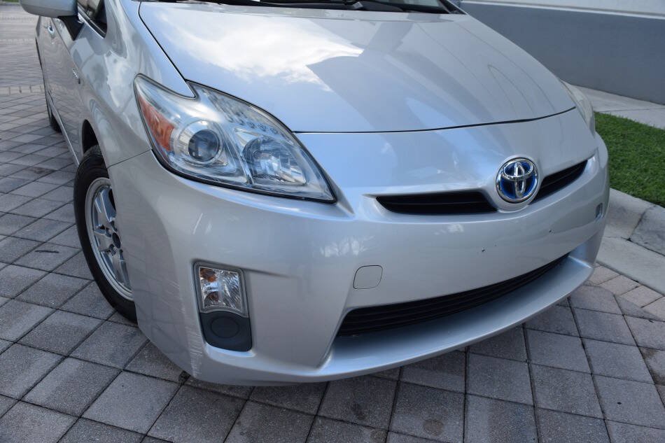 Used 2010 Toyota Prius Two w/ Preferred Accessory Pkg FWD image 8