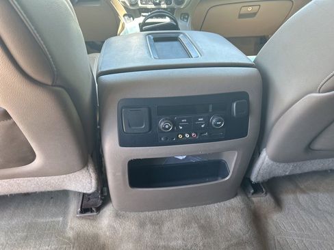 Used 2015 GMC Yukon SLT w/ Open Road Package AWD/4WD image 28