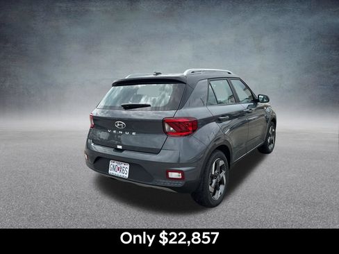 Used 2026 Hyundai Venue SEL FWD image 4