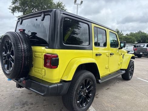 Certified 2023 Jeep Wrangler Unlimited Sahara w/ Cold Weather Group AWD/4WD image 5