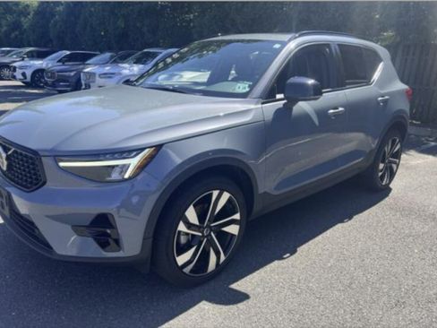 Used 2023 Volvo XC40 B5 Plus w/ Climate Package AWD/4WD image 20