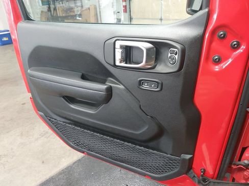 Used 2025 Jeep Wrangler Unlimited Sport AWD/4WD image 26