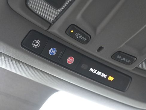 Used 2020 Chevrolet Silverado 1500 Custom w/ Custom Value Package image 19