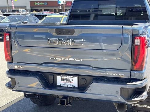 Used 2024 GMC Sierra 2500 Denali Ultimate AWD/4WD image 6