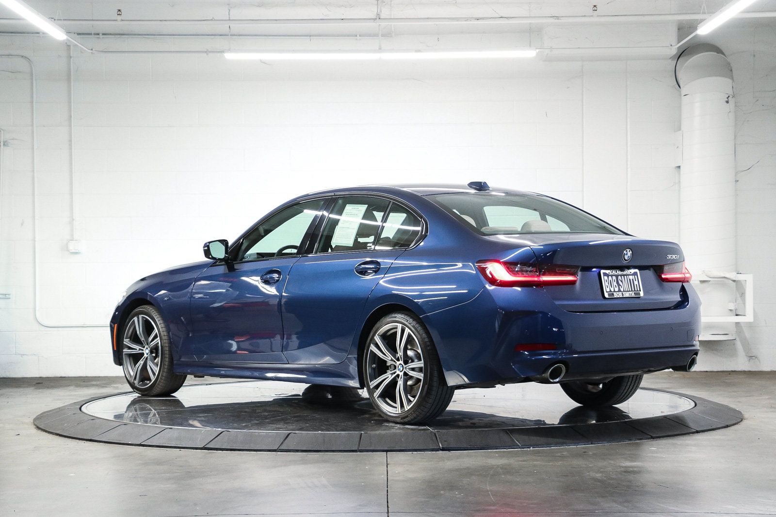 Certified 2023 BMW 330i Sedan w/ Driving Assistance Package RWD image 4