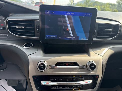 Used 2022 Ford Explorer XLT w/ Equipment Group 202A image 20