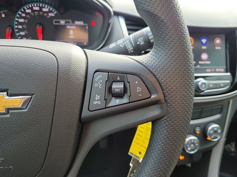 Used 2021 Chevrolet Trax LS image 15