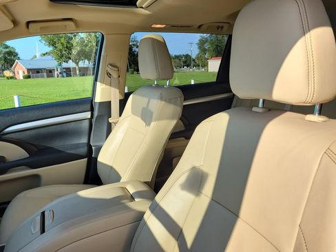 Used 2015 Toyota Highlander XLE FWD image 26