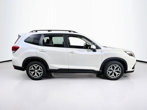 Used 2023 Subaru Forester Premium AWD/4WD image 4