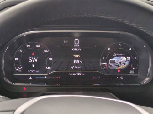 Used 2024 GMC Yukon SLT w/ SLT Luxury Package image 27