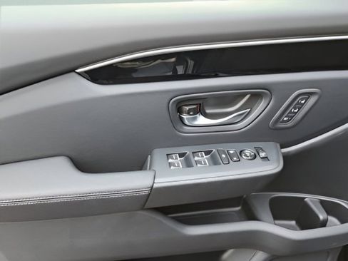 New 2025 Honda Pilot Touring image 24