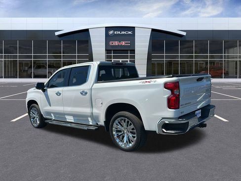 Used 2020 Chevrolet Silverado 1500 LTZ w/ LTZ Plus Package image 3