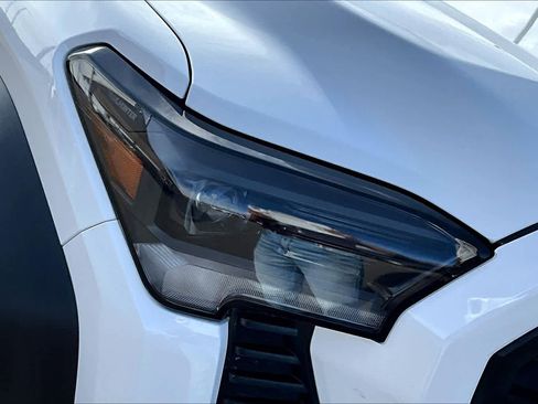 Used 2025 Toyota Tacoma Trailhunter Hybrid Double Cab image 27