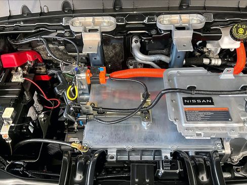 New 2026 Nissan Leaf Platinum+ w/ Cargo Package (Platinum+) image 17