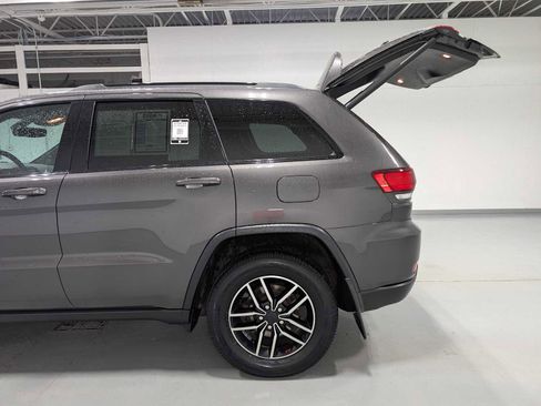 Used 2019 Jeep Grand Cherokee Trailhawk image 11