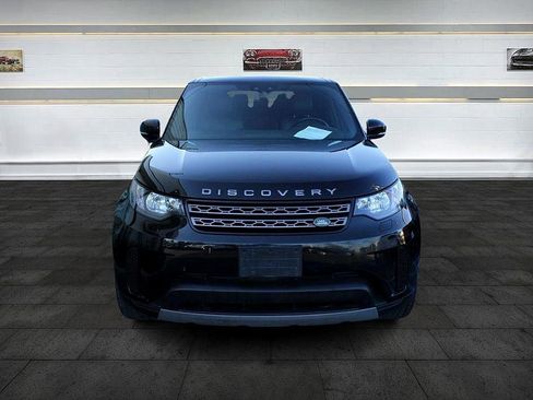 Used 2018 Land Rover Discovery SE image 2