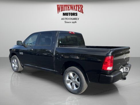 Used 2017 RAM 1500 Express AWD/4WD image 3