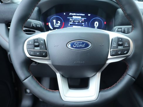 New 2026 Ford Explorer Active RWD image 3