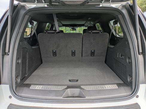 Used 2024 GMC Yukon XL Denali AWD/4WD image 12