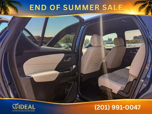 Used 2022 Chevrolet Traverse LS FWD image 13