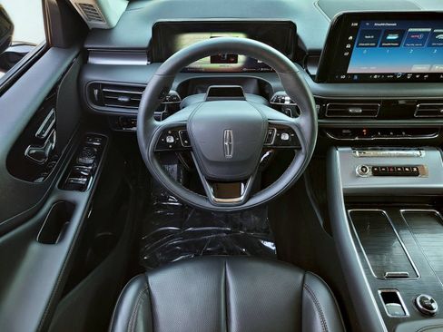 Used 2026 Lincoln Aviator 2WD w/ Jet Appearance Package image 11