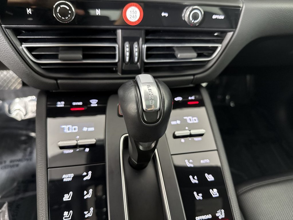 Certified 2024 Porsche Macan GTS AWD/4WD image 32