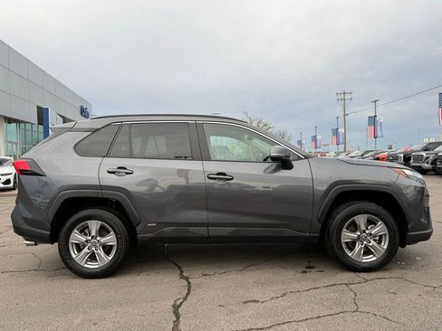 Used 2025 Toyota RAV4 XLE image 9